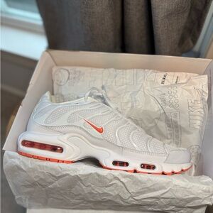 Nike Air Max Plus By You. Custom. M 11 / W 12.5